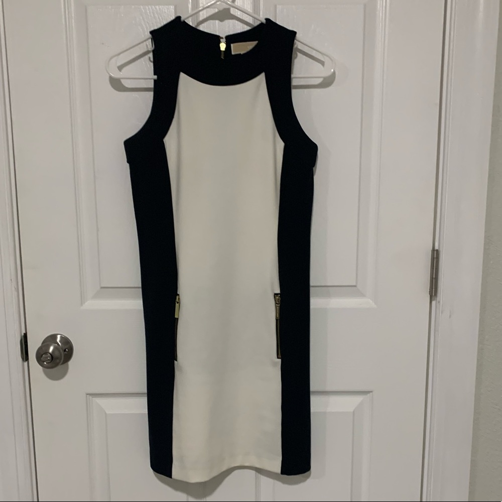 Dress - Picture 2 of 4